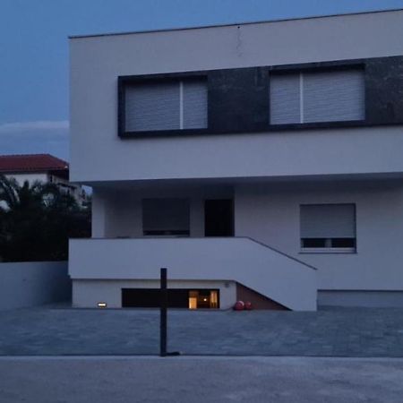 Apartments Lackovic Starigrad Paklenica Εξωτερικό φωτογραφία